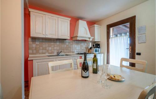 Beautiful Home In San Giovanni With Jacuzzi, 2 Bedrooms And Wifi