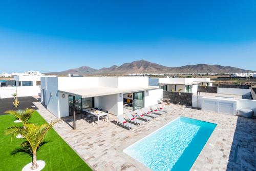 Villa Mifaya by Villa Plus