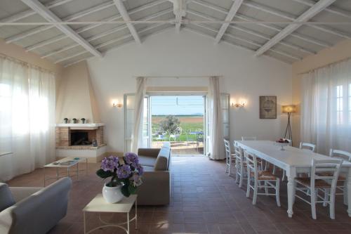 A seating area at Agriturismo Piani Della Marina
