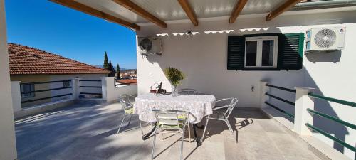 Balkoni atau teres di Apartments Pleasures