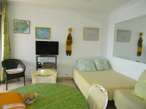 Studio à Hyères Port avec loggia et parking
