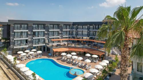 Clover Magic Park Side Hotel – Photos 3