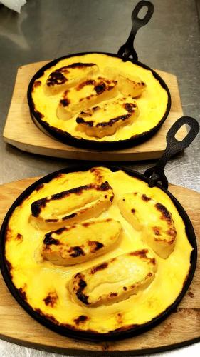 ゲストハウスの敷地内または近くでの食事または食べ物