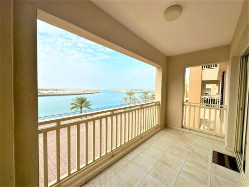 Balkón nebo terasa v ubytování Amazing Stay with Beachfront in Ras Al Khaimah