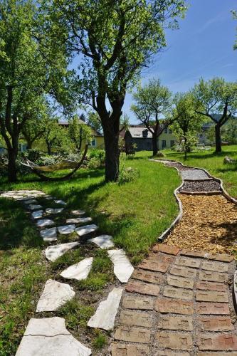 Κήπος έξω από το Gasthof Pension Schmirl