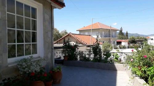 Το κτήριο όπου στεγάζεται  το διαμέρισμα