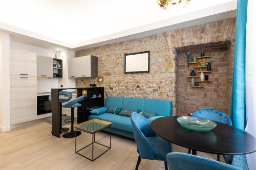 Solferino by Rental in Rome