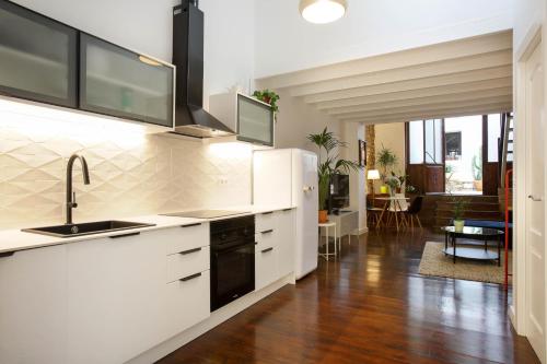 Art Boutique Hotel Chamarelにあるキッチンまたは簡易キッチン
