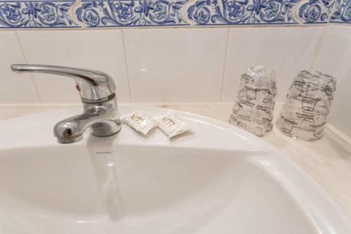 Un baño de Residencial Capri by Umbral