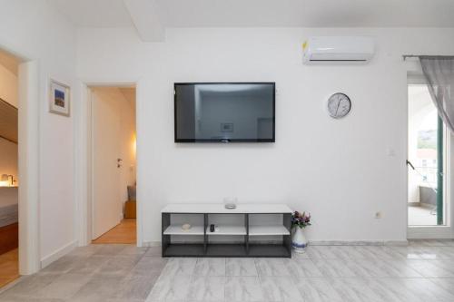 Apartment in Supetar with terrace, air conditioning, W-LAN 3553-4