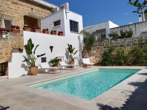 Villa con piscina y casa en Dimora Maltese, en Morciano di Leuca