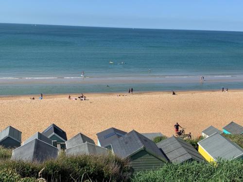 Afbeelding uit fotogalerij van Luxury Woodland Retreat Holiday Home - Shorefield Country Park in Downton