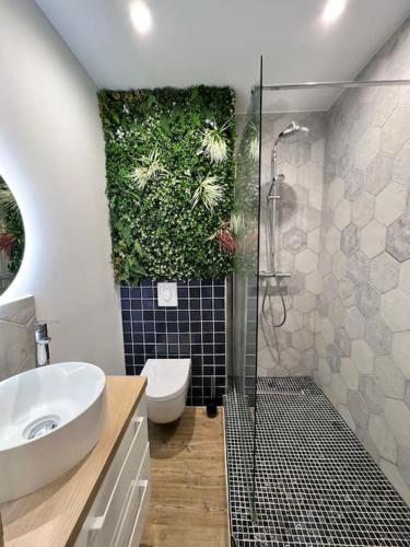 Photo de la galerie de l'établissement Studio 1 neuf à 100 m des plages et de la gare, à Saint-Raphaël