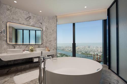 Koupelna v ubytování Crowne Plaza Chaozhou Riverside by IHG