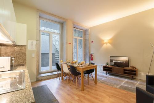 Kuchyň nebo kuchyňský kout v ubytování Host Wise - Sweet Bright Flats - City Center