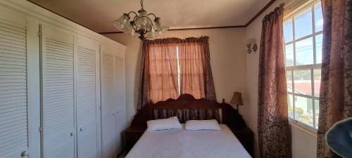  Home away from home -  Room  picture :   Hot tub    Balcony    Kitchen       