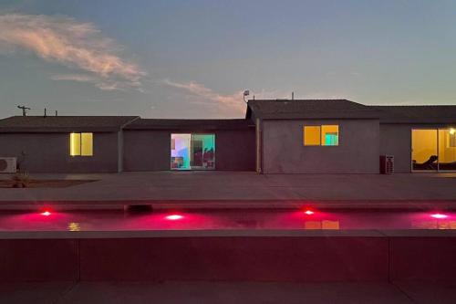 Giant House – Photos 5