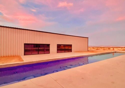 Giant House – Photos 2