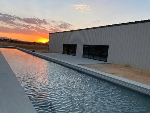 Giant House – Photos 3