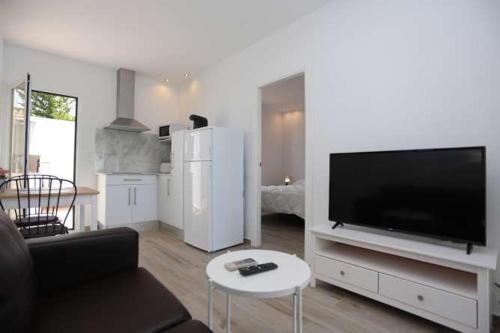APARTAMENTOS LA MAR SALÁ piscina compartida