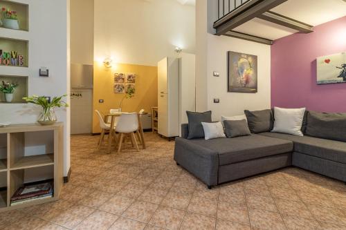 Ferrara Centro Elegant Duplex Apartment – Photos 2