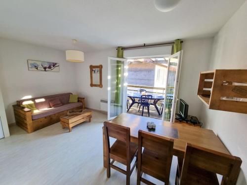 Aureilhan-appartemant 4-6 pp Piscine Cosy en bord lac