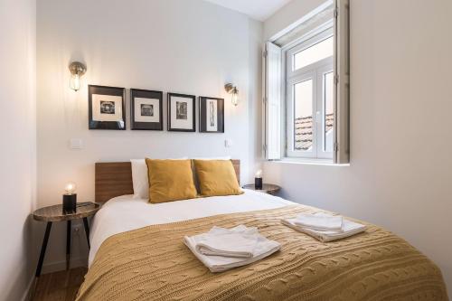 Llit o llits en una habitació de Oporto Swimming Pool House