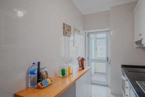 Sunny and Spacious House, 4BD 3Bath Downtown Porto