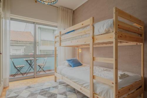 Sunny and Spacious House, 4BD 3Bath Downtown Porto