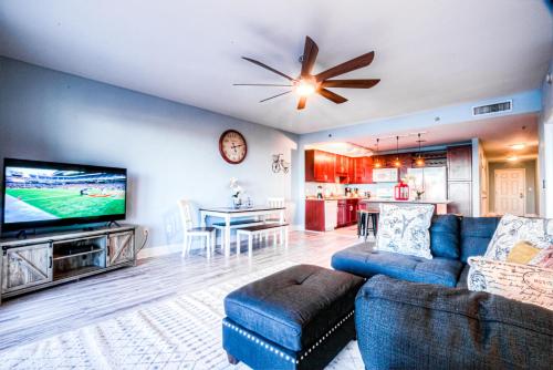 Kuchyň nebo kuchyňský kout v ubytování Laketown Wharf 734 By Aneliya