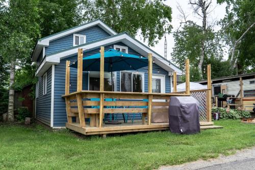 Gallery image of Stoneburg Cove Cottages in Carrying Place