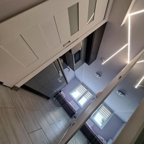 an overhead view of a kitchen in a house at Apartament Źródełko in Krynica Zdrój