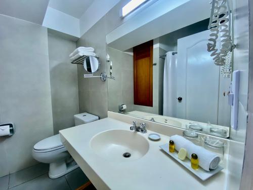 Koupelna v ubytování Faraona Grand Hotel