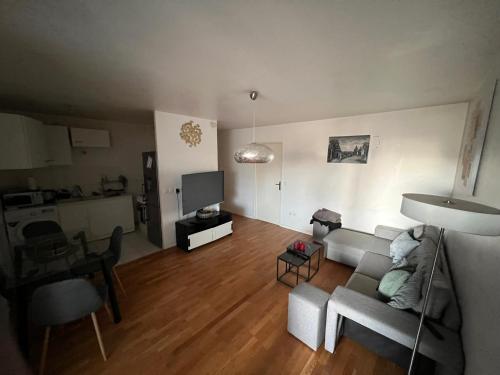 Hoche Nanterre. – Photos 3