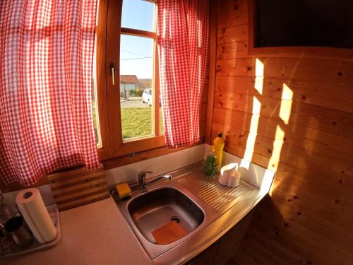Koupelna v ubytování Traditional Croatian Cabins with Spa