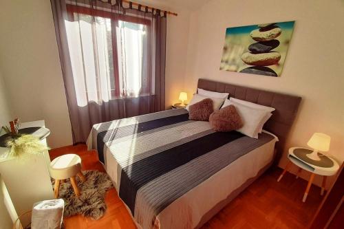 Apartments with parking space Pula - 20673