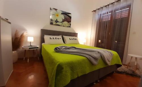 Apartments with parking space Pula - 20673