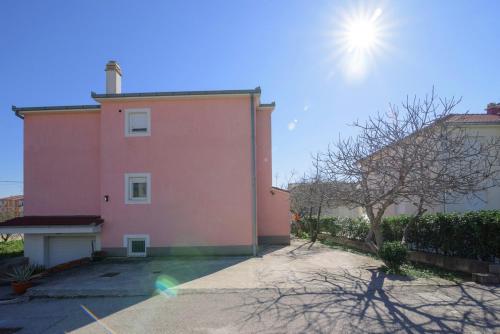 Apartments with parking spaces Kastel Novi, Kastela - 20690