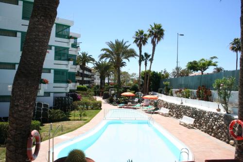 The swimming pool at or close to Apartamentos Maba Playa