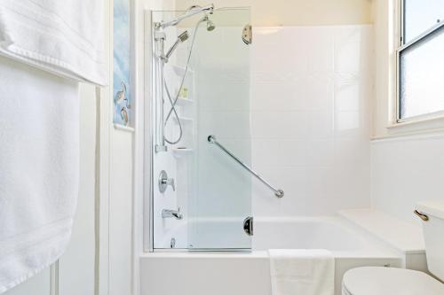 Cornell Hotel de France Image