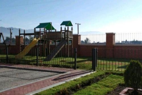 Ο χώρος παιχνιδιού για παιδιά στο Vila Krista