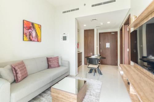 Posezení v ubytování Reva Residences with Canal View - 1BR Apartment - Allsopp&Allsopp