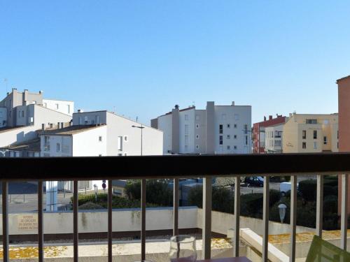 Photo de la galerie de l'établissement Charmant Studio 2 Couchages à 250m du Port avec Terrasse Ensoleillée - Cap d'Agde - FR-1-249-352, au Cap d'Agde