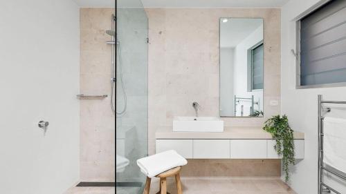 Bilik mandi di Paradiso Beach House