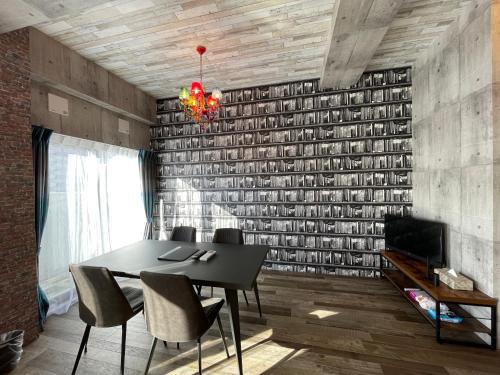 Wolf Pack Apartment 1001