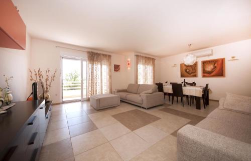 Apartment with pool near Split
