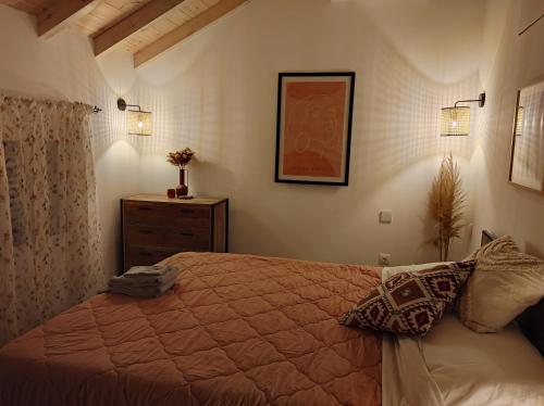 Postel nebo postele na pokoji v ubytování Garitsa Apartments B
