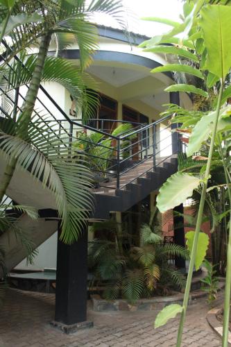 Ein Garten an der Unterkunft Chel and Vade Cottages