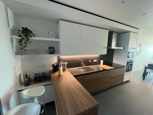 Dapur atau dapur kecil di Cabanas Ocean View Superior T2 Ground floor by the pool -WPOV2