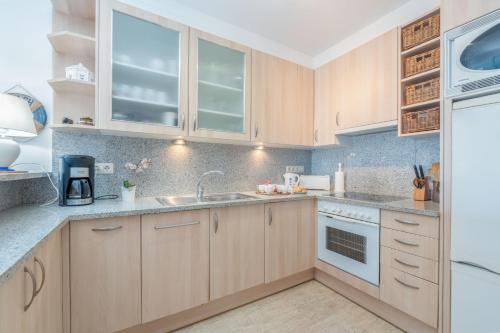 Apart-rent Apartamento Mirablau 0085 con vista al mar